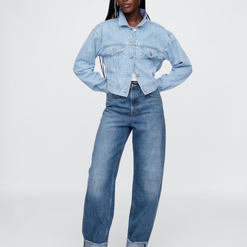 GAP High Waisted Cuffed Barrel Jeans - size 25 - 0